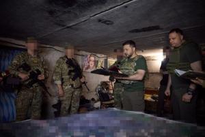 Зеленский посетил передовые позиции ССО на Бахмутском направлении - видео