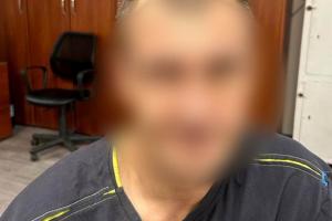 "9 років позбавлення волі": Засуджено ексстрільця, який з автоматом обшукував людей на блокпостах у Донецьку