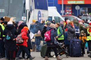 Більшість біженців говорить, що хоче повернутись в Україну, але повернеться близько третини — соціолог