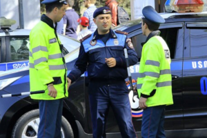 В Ереване трое вооруженных мужчин напали на отделение полиции: Следом открыл дело о "теракте"
