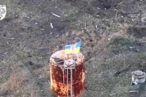 "Кошмарят оккупантов": Луганские пограничники установили флаг Украины во вражеском тылу на Донетчине