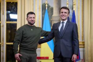 Макрон заявив, що зустрінеться з Зеленським у Нормандії 6 червня