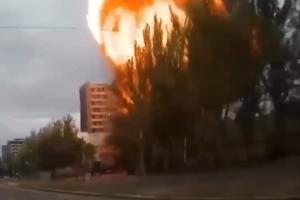 "Очевидно, в здании были оккупанты": В сети опубликовали видео момента "прилета" в Донецке