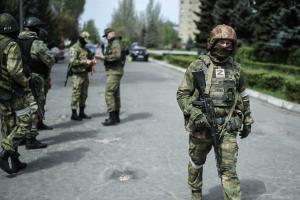 Российские оккупанты на ВОТ Луганской области продолжают агрессивную пропагандистскую деятельность среди школьников