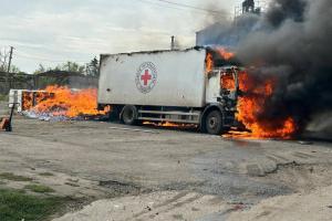 Артилерійський обстріл вантажівки Червоного Хреста на Донеччині: загинули троє українців, двоє поранені
