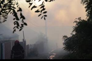 Оккупанты сообщили о возгорании жилых домов в Кременной - фото