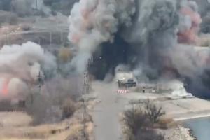 Після вибуху на дамбі Курахівського водосховища вилилося 15 мільйонів кубометрів води: населені пункти поки не затоплені