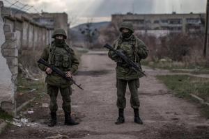 "Масові перевірки документів у чоловіків Луганська": окупанти шукають дезертирів чи нагнітають страх