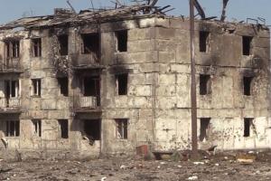"Руїни без надії": у мережі показали свіжі кадри з окупованого селища Новотошківське на Луганщині 