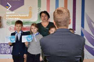 На оккупированной Луганщине школьников заставляют присягать на верность оккупационному режиму
