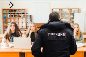 "Новий етап примусової мілітаризації молоді": окупанти агітують школярів ставати поліцейськими
