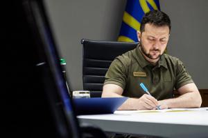 Президент Зеленский подписал указ о новых правилах бронирования для медиков и совершенствовании работы ВВК