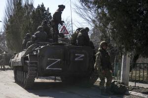 Стало відомо про активізацію російських військових колон через Луганську область у напрямку Донецької: подробиці