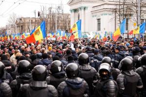 Столкновения протестующих в Молдове: в Кишиневе арестовали участников митинга