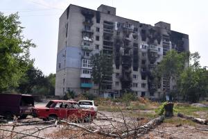 Потрощені багатоповерхівки та купа сміття: у мережі опублікували свіжі фото з Сєвєродонецька