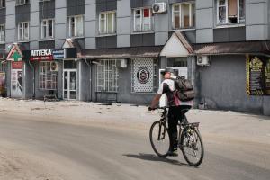 Чтобы выехать из оккупированной Кременной, нужно иметь круглую сумму - соцсети