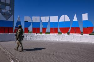 "Российский паспорт не защищает": В Мариуполе захватчики проводят "фильтрацию"