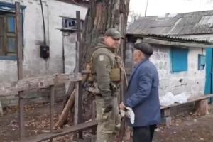 Полицейские привезли самое необходимое жителям деоккупированных сел Луганщины