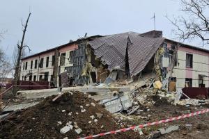 Прокуроры Донетчины фиксируют последствия ракетного обстрела Селидово: что известно