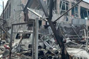 12 людей, які переховувались в укритті Авдіївського коксохімічного заводу, вдалося евакуювати, - Віталій Барабаш