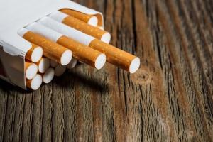 В Україні знову подорожчають цигарки: подробиці