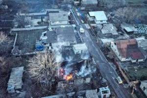 Покровск и Ровное: На местах ударов изъяли тела еще трех погибших, среди которых трехлетний ребенок - фото