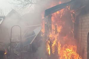 У житловому секторі Лисичанська сталося загоряння: що відомо
