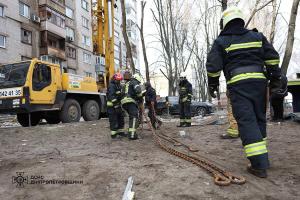 В Днепре завершили поисково-спасательные на завалах жилого дома: количество жертв увеличилось