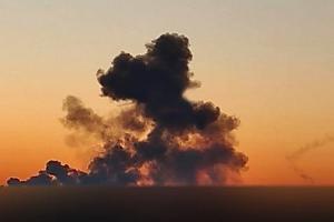 На военном аэродроме Джанкоя прогремели взрывы: вспыхнул масштабный пожар - фото, видео