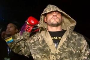 Боксер Берінчик здолав Наваррете та здобув титул WBO у легкій вазі