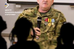 "Пропаганда в дії": окупанти залучають "ветеранів" для промивання мізків українським дітям
