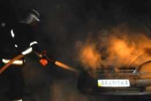 Видео: В Киеве семь автомобилей горели сегодня ночью