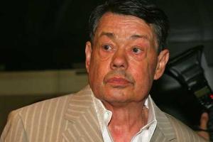 Николай Караченцов посетил баррикады на улице Грушевского в Киеве
