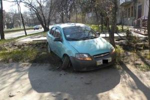 В Николаеве женщина-водитель совершила наезд на пешехода, который двигался по тротуару