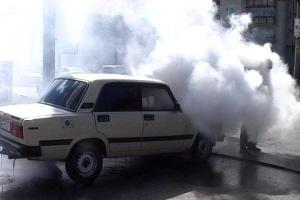 В Сумах автомобиль загорелся на АЗС