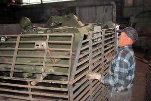 На БТР-80, привлекаемых силами АТО, установят дополнительную защиту