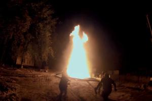 Киевляне сожгли забор незаконной застройки в Святошинском районе 