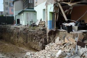 В Гусятине произошло разрушение угла 3-этажного административного здания