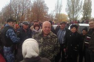 На Луганщине пенсии развозит губернатор лично