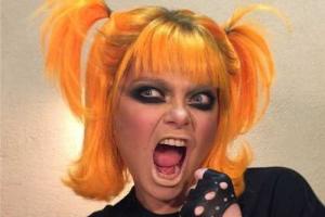 Наташа Королева покрасила волосы в ярко-рыжий цвет