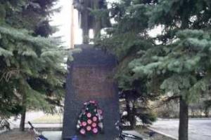 В Донецкой области продолжается война с памятниками Ленину