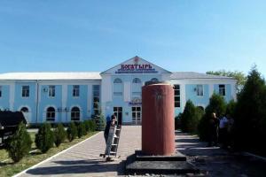 В Лисичанске снесли памятник Ленину