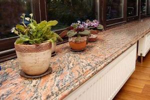 Стоит ли покупать гранитные подоконники