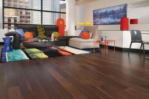 Выбираем лучший ламинат для квартиры