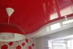 Почему стоит выбрать натяжные потолки в оформлении комнаты