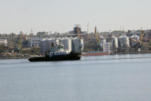 Работа Николаевского порта парализована: Одесская железная дорога не выпускает вагоны из порта