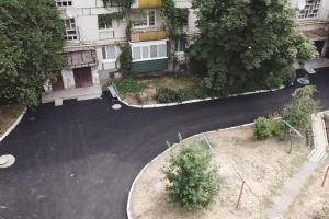 За три недели команда Сергея Рыбалка проложила 32,5  тыс. кв. м. нового асфальта в Лисичанске и окрестных городах
