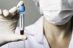 Где 300% зарплаты медикам? В Лисичанск деньги не поступали