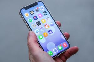 Обзор IPhone 12 Mini: небольшой смартфон и крутыми характеристиками