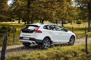 Volvo V40 Cross Country: коли стиль зустрічається з пригодами